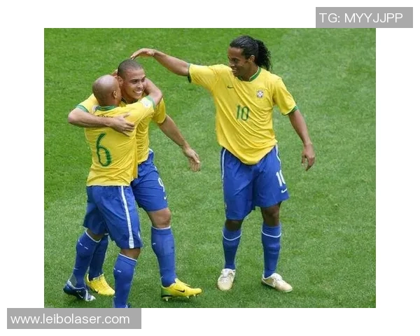 以足球明星罗纳尔多为例探讨中国球迷如何看待国际足球巨星的影响力与传奇地位